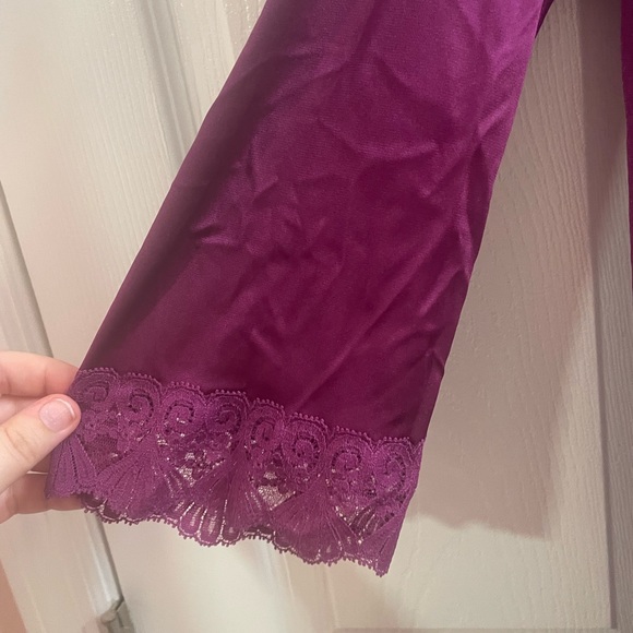 Vintage Vanity Fair Lace Robe - Picture 2 of 4